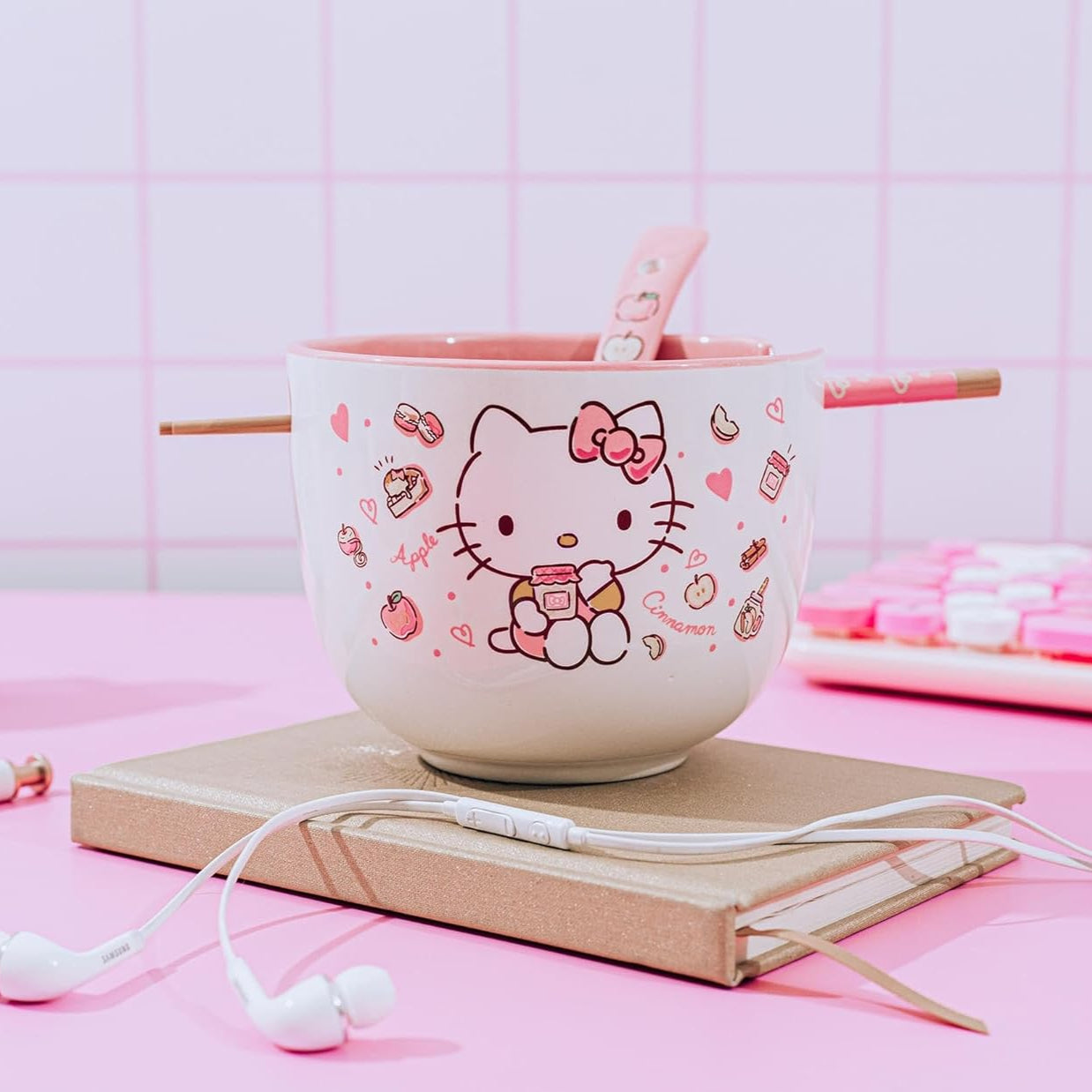 Hello Kitty Ceramic Ramen Bowl and Chopsticks/Spoon Set (Apples and Cinnamon)