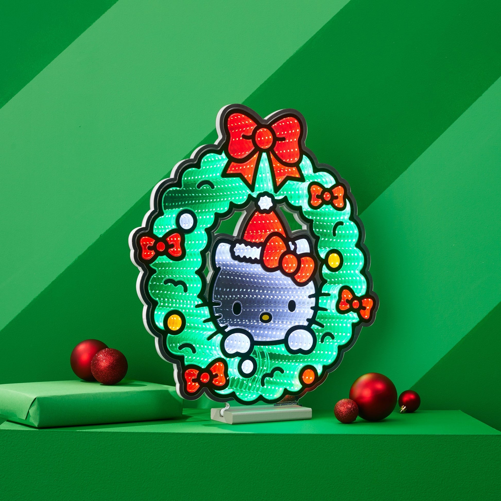 Hello Kitty 20" Holiday Wreath Decorative Ekkolight Infinity Light