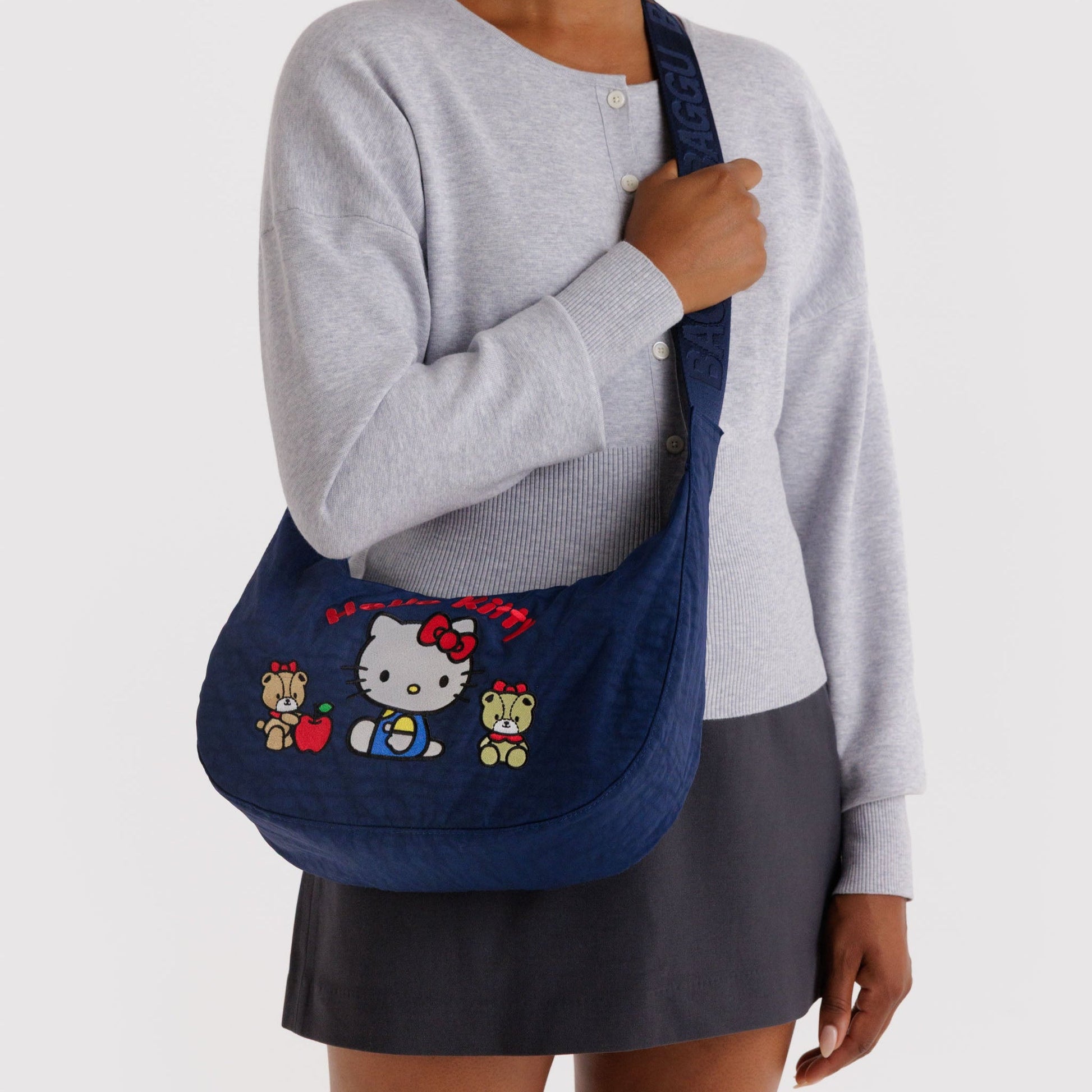 Hello Kitty x Baggu Embroidered Nylon Crescent Bag (Classic Apple)